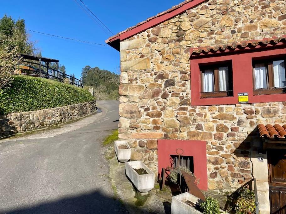Casa En Aldea Frente A La Sierra De El Sueve