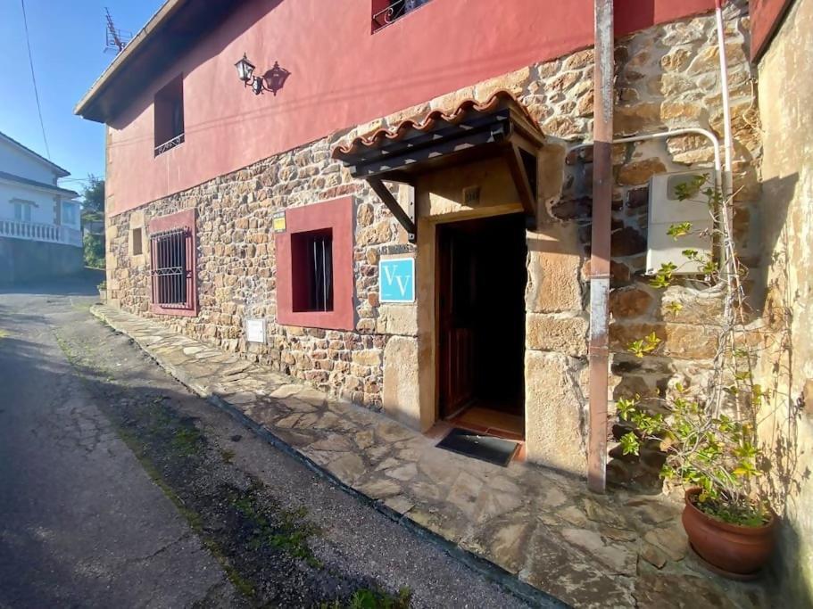 Casa En Aldea Frente A La Sierra De El Sueve * Colunga