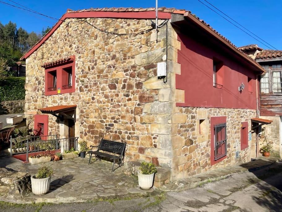 Casa En Aldea Frente A La Sierra De El Sueve * Colunga