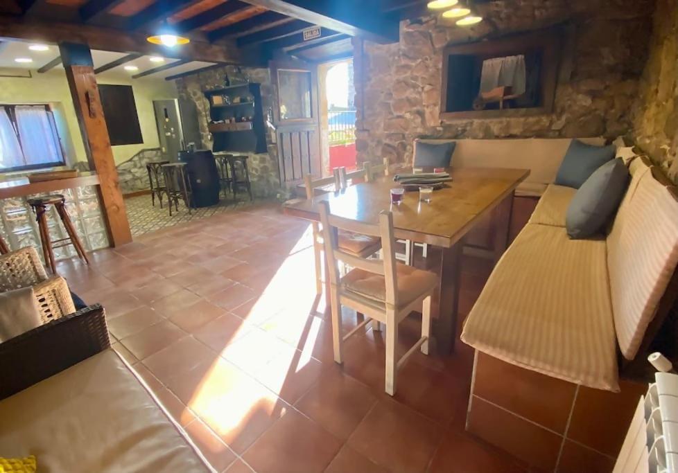 Casa En Aldea Frente A La Sierra De El Sueve Holiday home Colunga