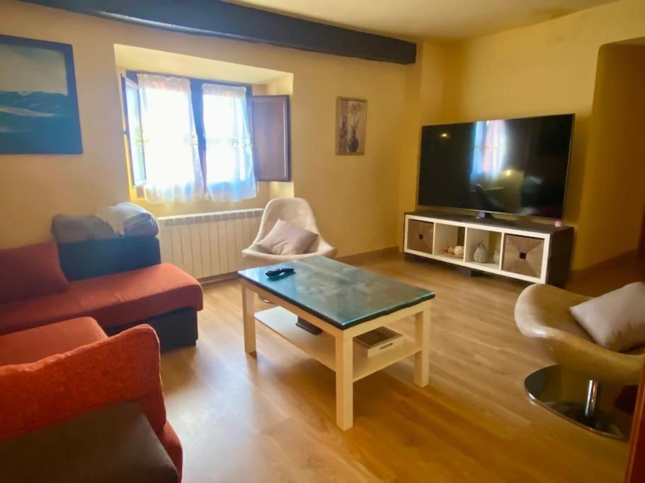 Casa En Aldea Frente A La Sierra De El Sueve Holiday home Colunga